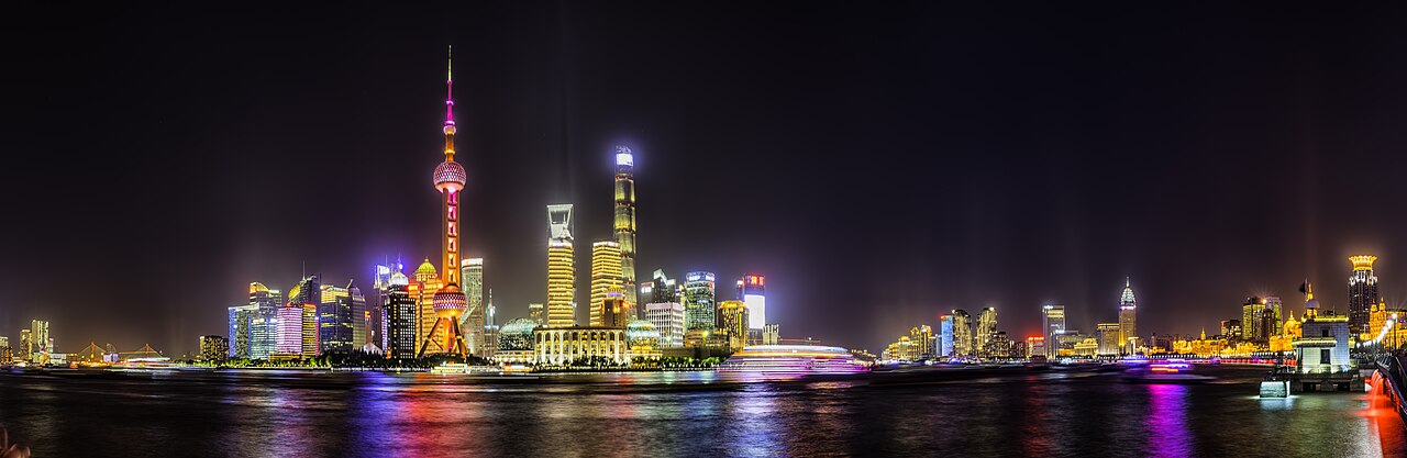 A night at the Bund in Shanghai.jpg
